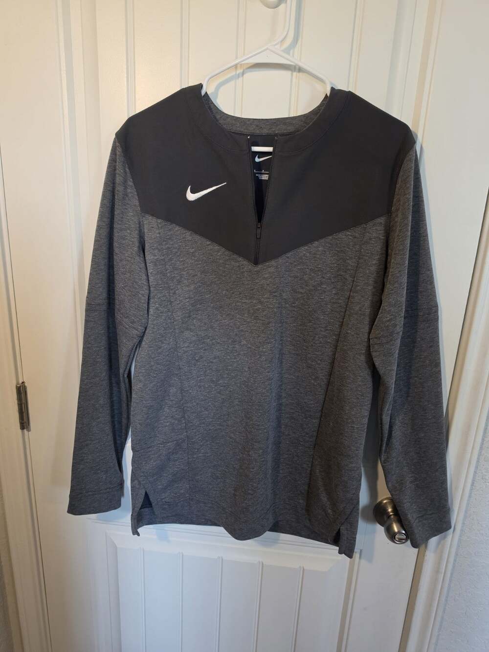 Nike Mens Small 1/4 Zip Pullover Gray Black Long Sleeve Athletic Training Top